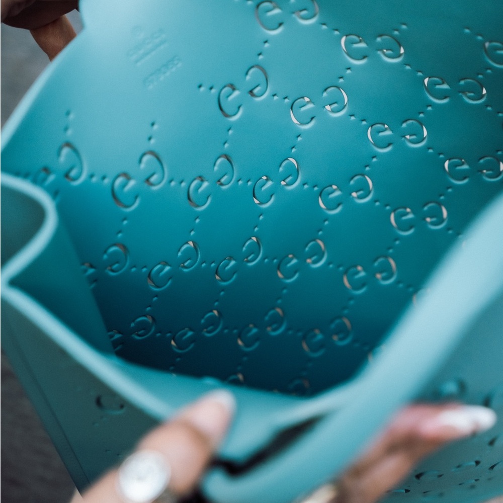 Gucci GG Dusty Azure Rubber Tote Bag - Picture 5 of 7